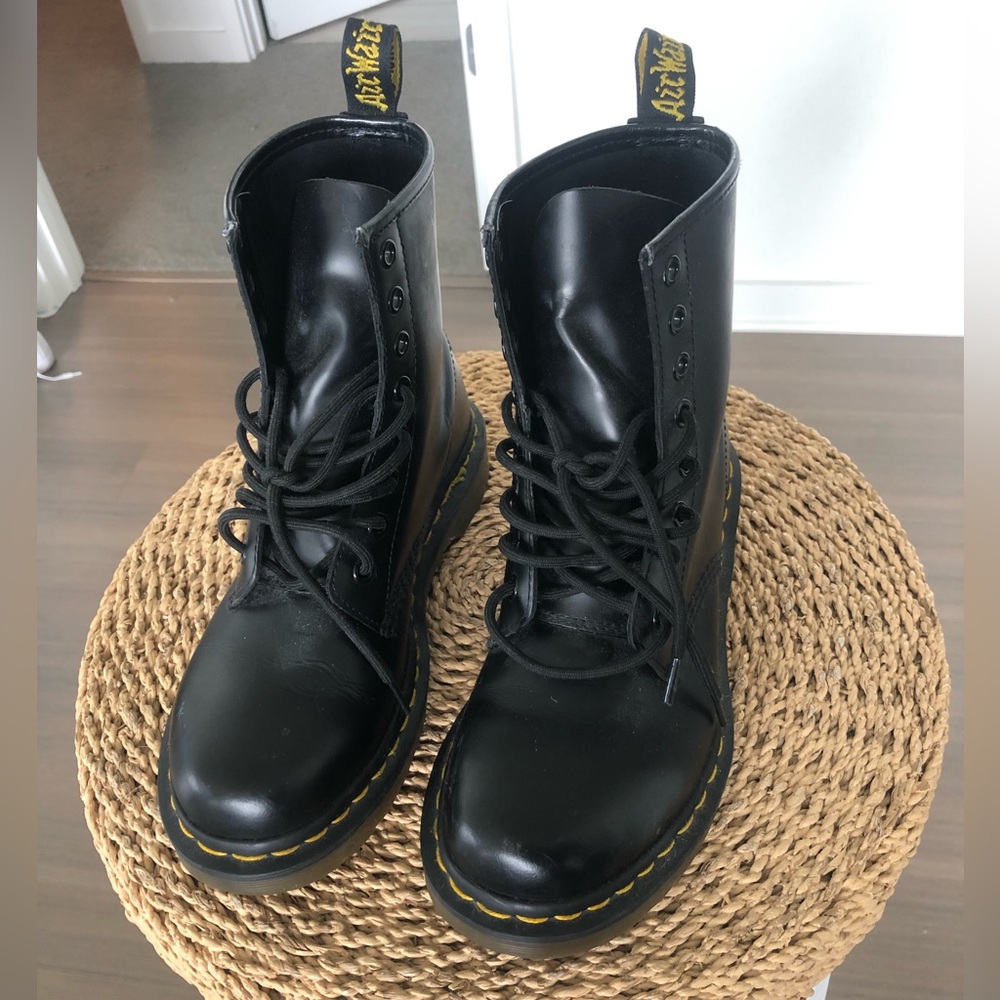 Doc Marten 1460 combat boots. Size 7 women (EU 38).